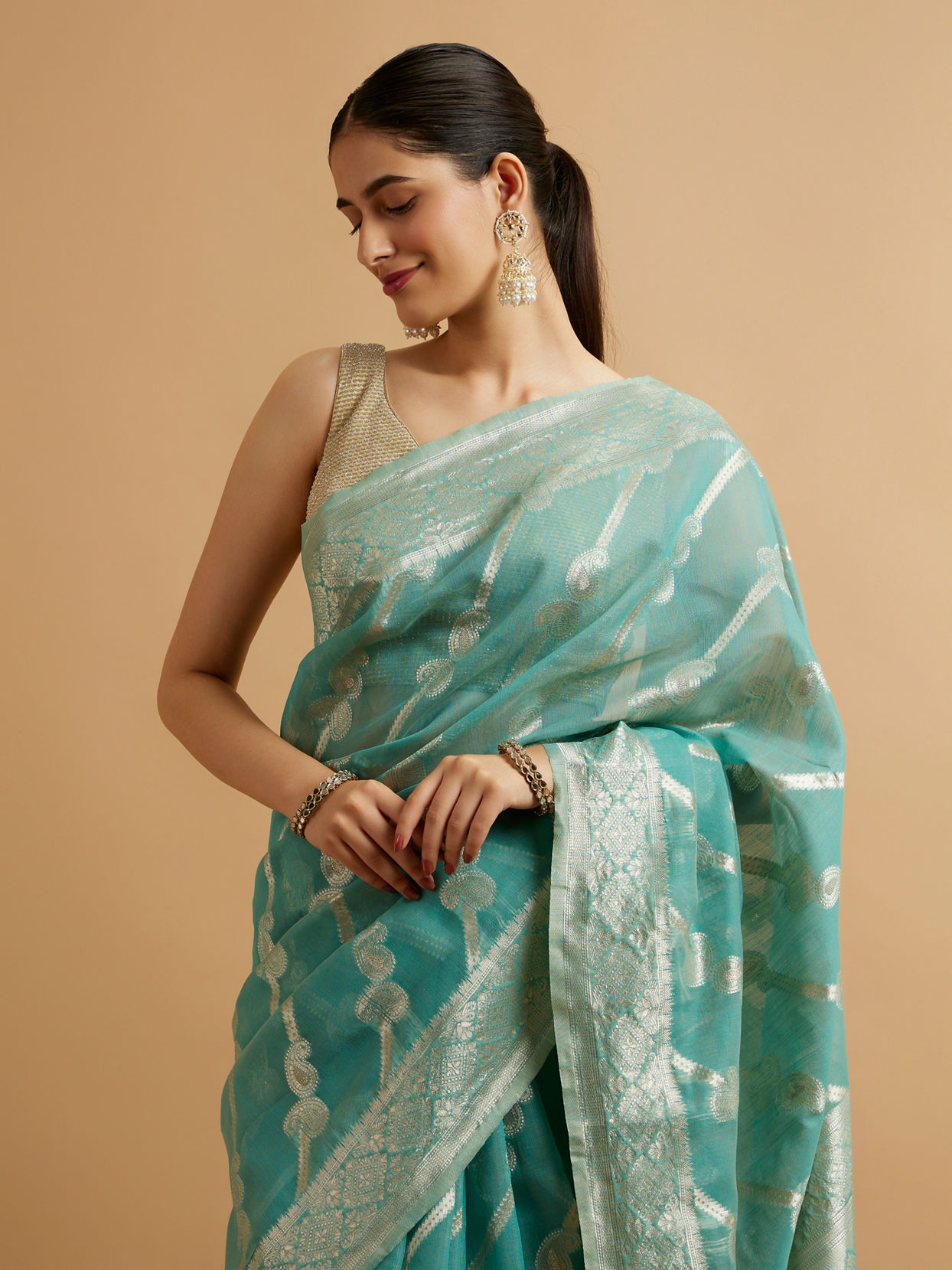 Mohey Women Elegant Light Blue Silk with Zari Weave Traditional Saree image number 1