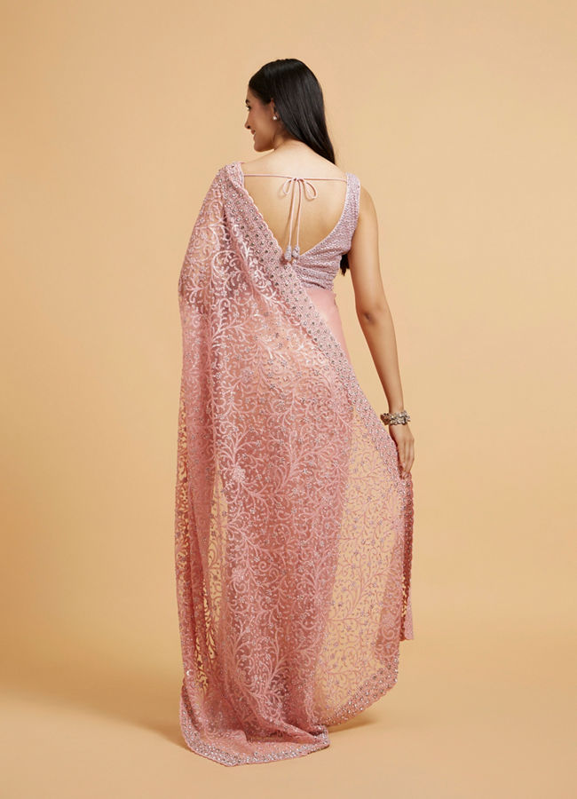 alt message - Mohey Women Blush Pink Bel Buti Embroidered Saree with Stone Embellishment image number 4