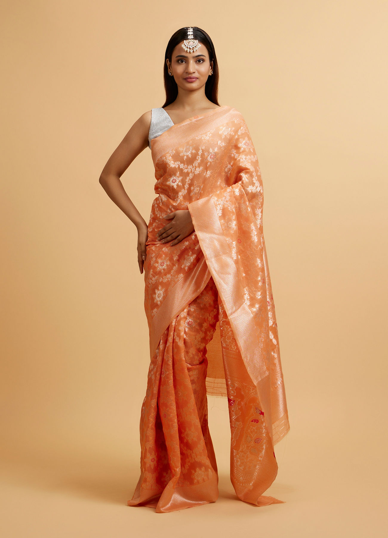 Mohey Women Coral Peach Floral Jaal Patterned Saree