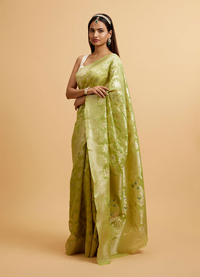 alt message - Mohey Women Light Green Floral Jaal Patterned Saree image number 2