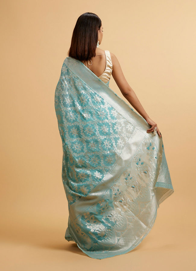 alt message - Mohey Women Light Blue Floral Jaal Patterned Saree image number 4