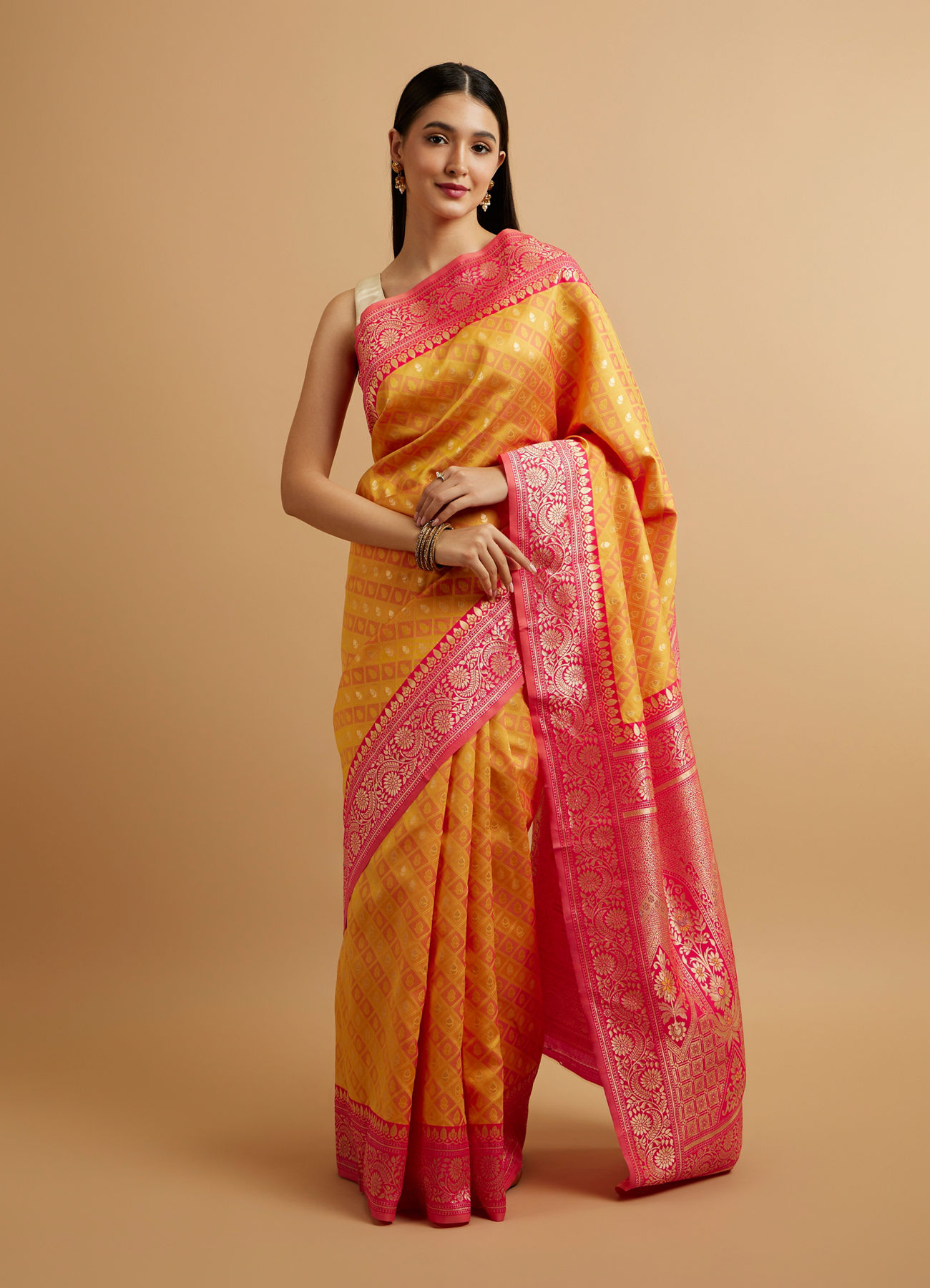 Mohey Women Yellow Floral Buta Patterned with Jaal Pattern Saree