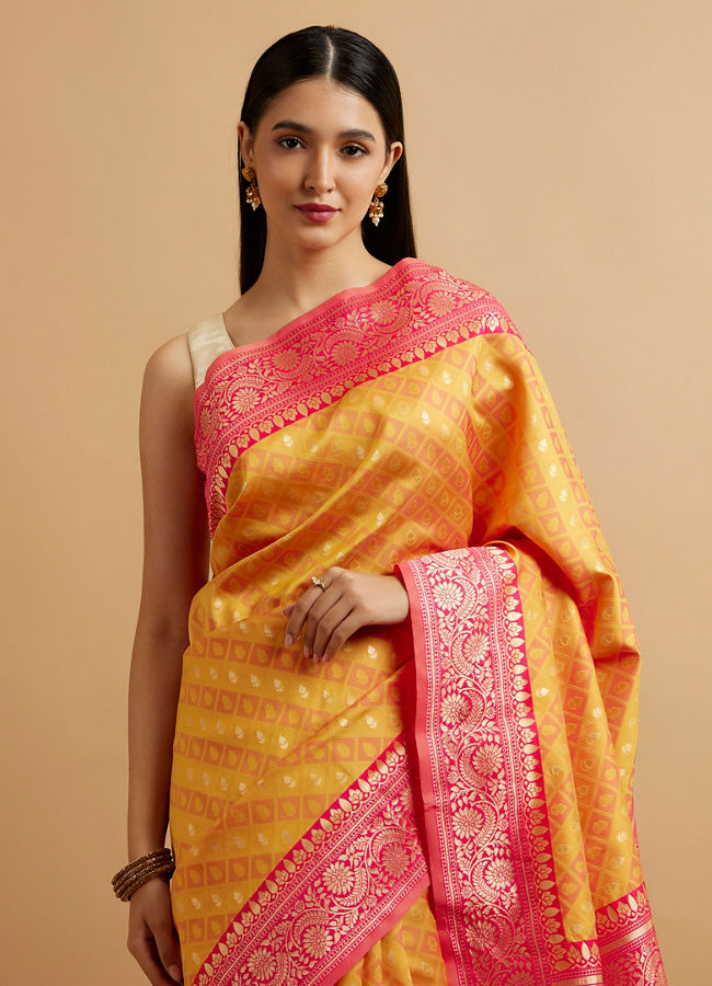 alt message - Mohey Women Yellow Floral Buta Patterned with Jaal Pattern Saree image number 1