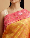 alt message - Mohey Women Yellow Floral Buta Patterned with Jaal Pattern Saree image number 3