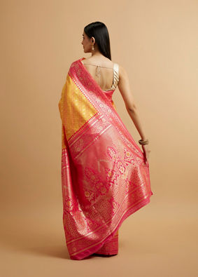 alt message - Mohey Women Yellow Floral Buta Patterned with Jaal Pattern Saree image number 4