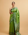 alt message - Mohey Women Green Floral Buta Patterned with Jaal Pattern Saree image number 0