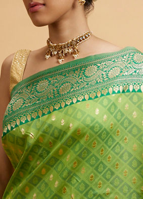 alt message - Mohey Women Green Floral Buta Patterned with Jaal Pattern Saree image number 3