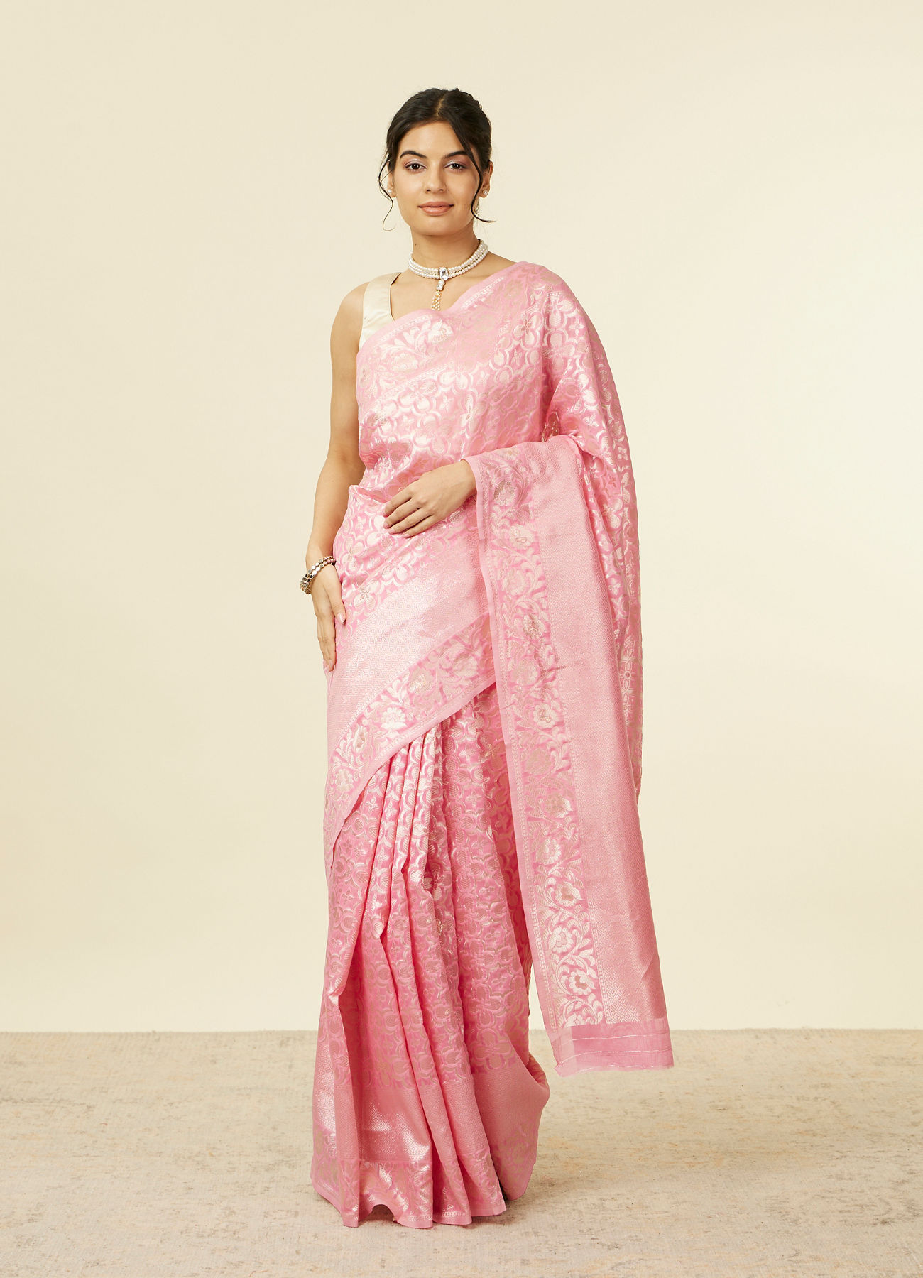 Mohey Women Light Pink Bel Buti Patterned Saree