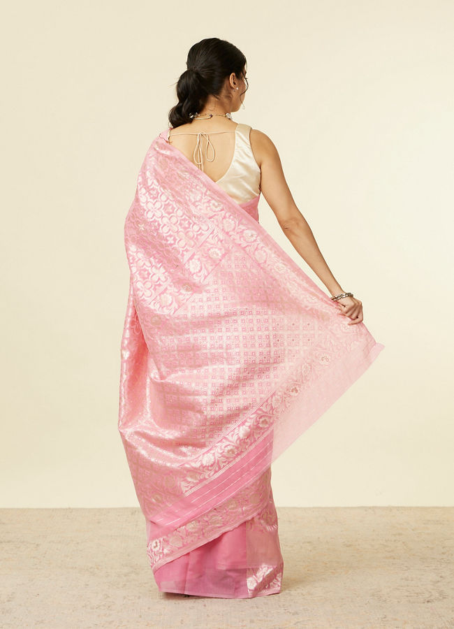 Mohey Women Light Pink Bel Buti Patterned Saree