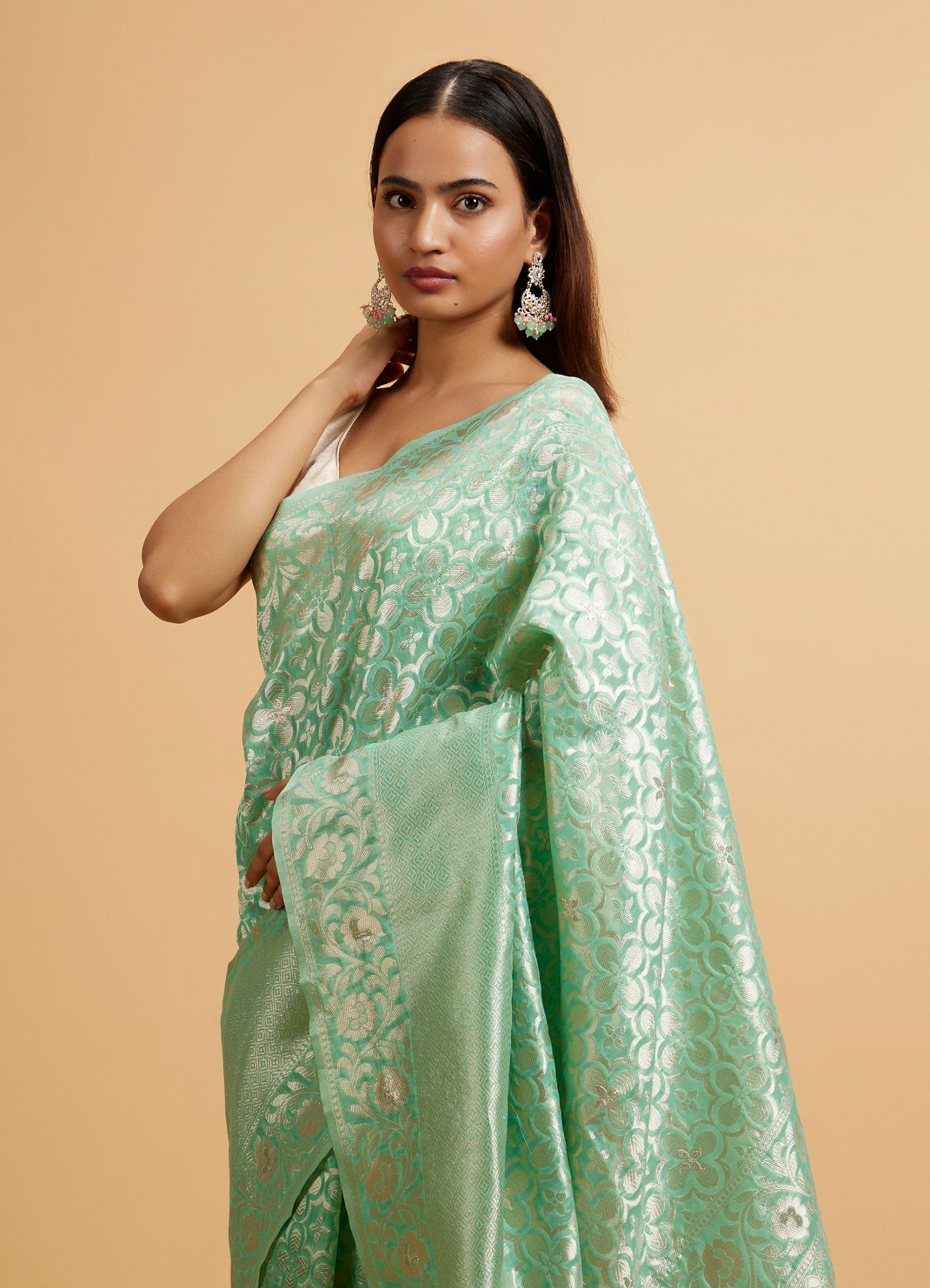 Mohey Women Sea Green Bel Buti Patterned Saree