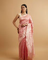 alt message - Mohey Women Pink Floral Leaf Patterned Saree with Diamond Motifs image number 0