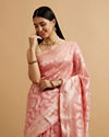 alt message - Mohey Women Pink Floral Leaf Patterned Saree with Diamond Motifs image number 1