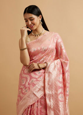 alt message - Mohey Women Pink Floral Leaf Patterned Saree with Diamond Motifs image number 1