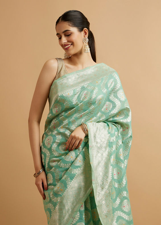 Mohey Women Sea Green Floral Leaf Patterned Saree with Jaal Pattern