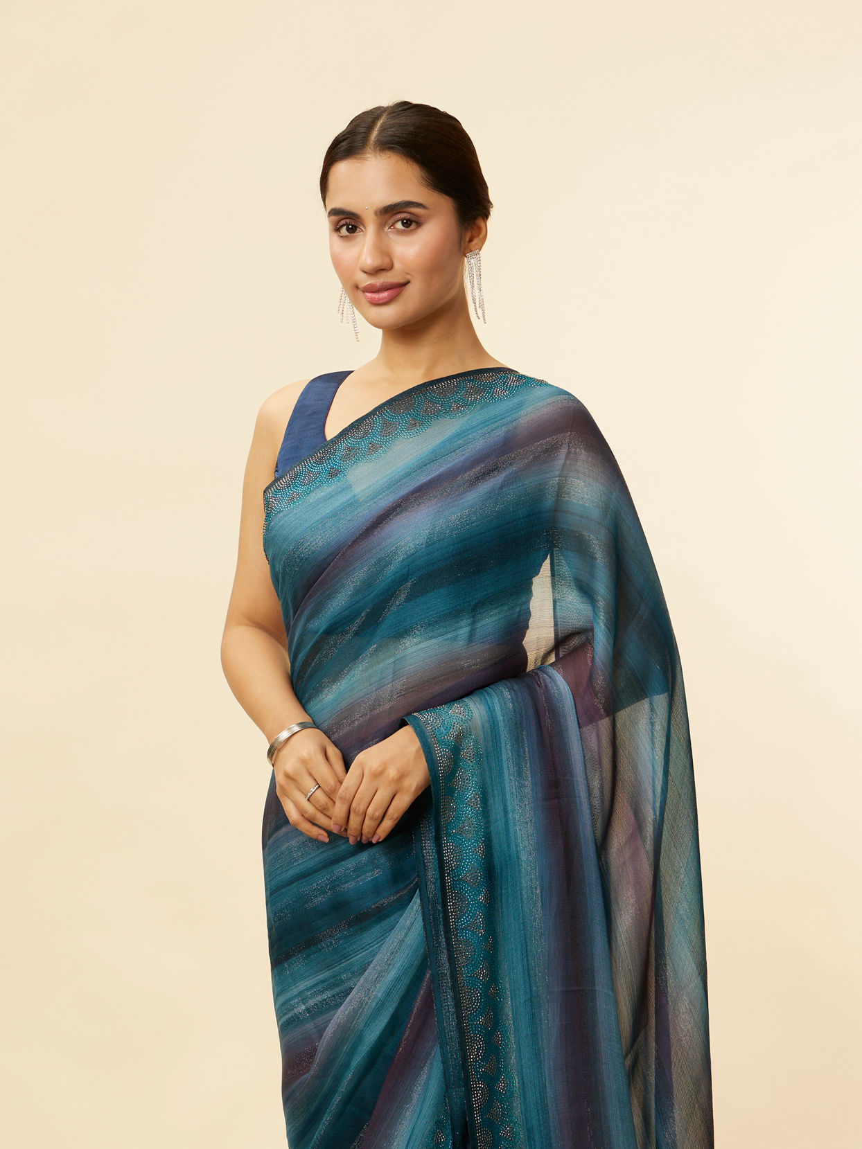 Mohey Women Brilliant Blue Ombre Scallop Shell Bordered Saree
