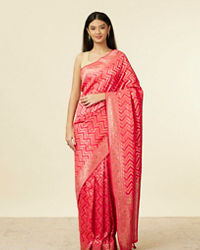 Mohey Women Rani Pink Chevron Patterned Saree