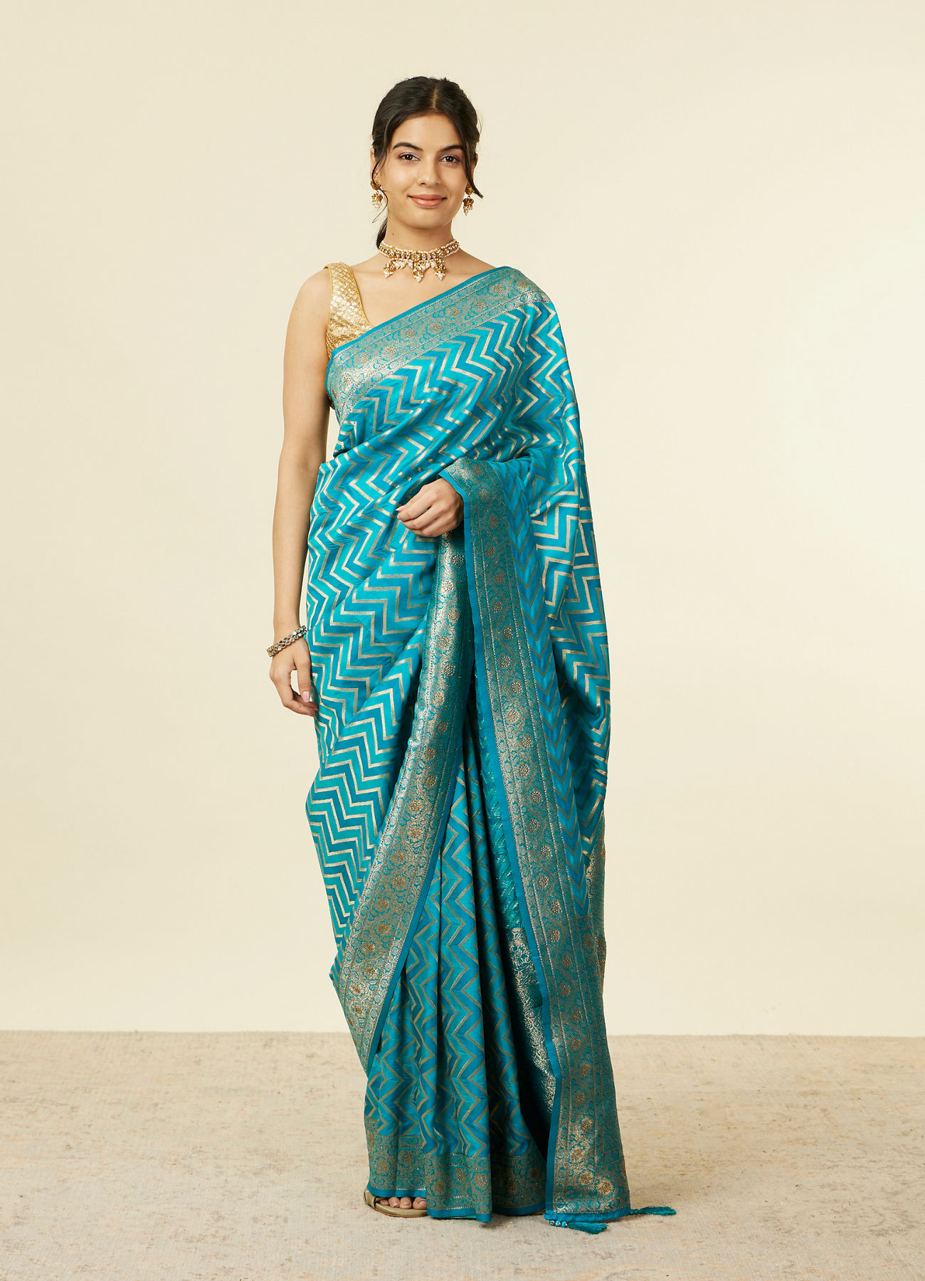 Mohey Women Teal Blue Chevron Patterned Saree