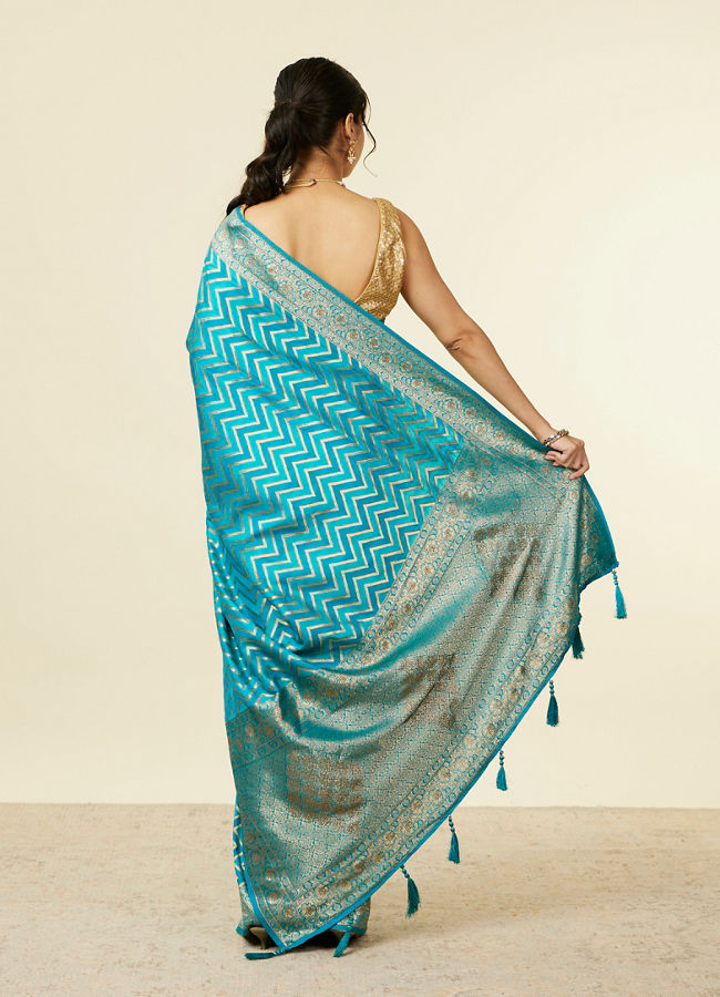 Mohey Women Teal Blue Chevron Patterned Saree