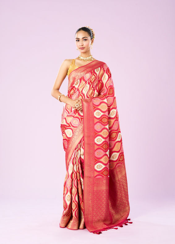 Mohey Women Royalty in Pink Saree