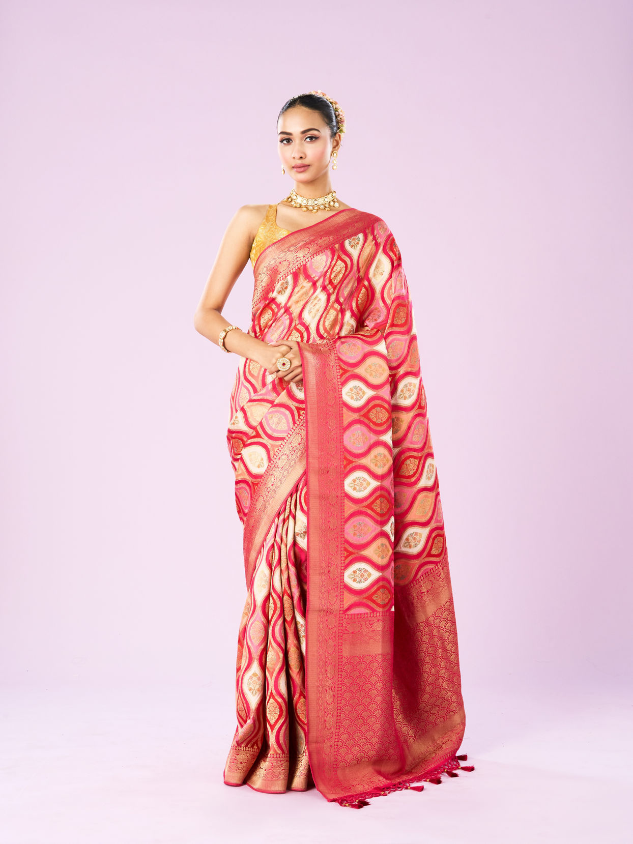 Mohey Women Royalty in Pink Saree