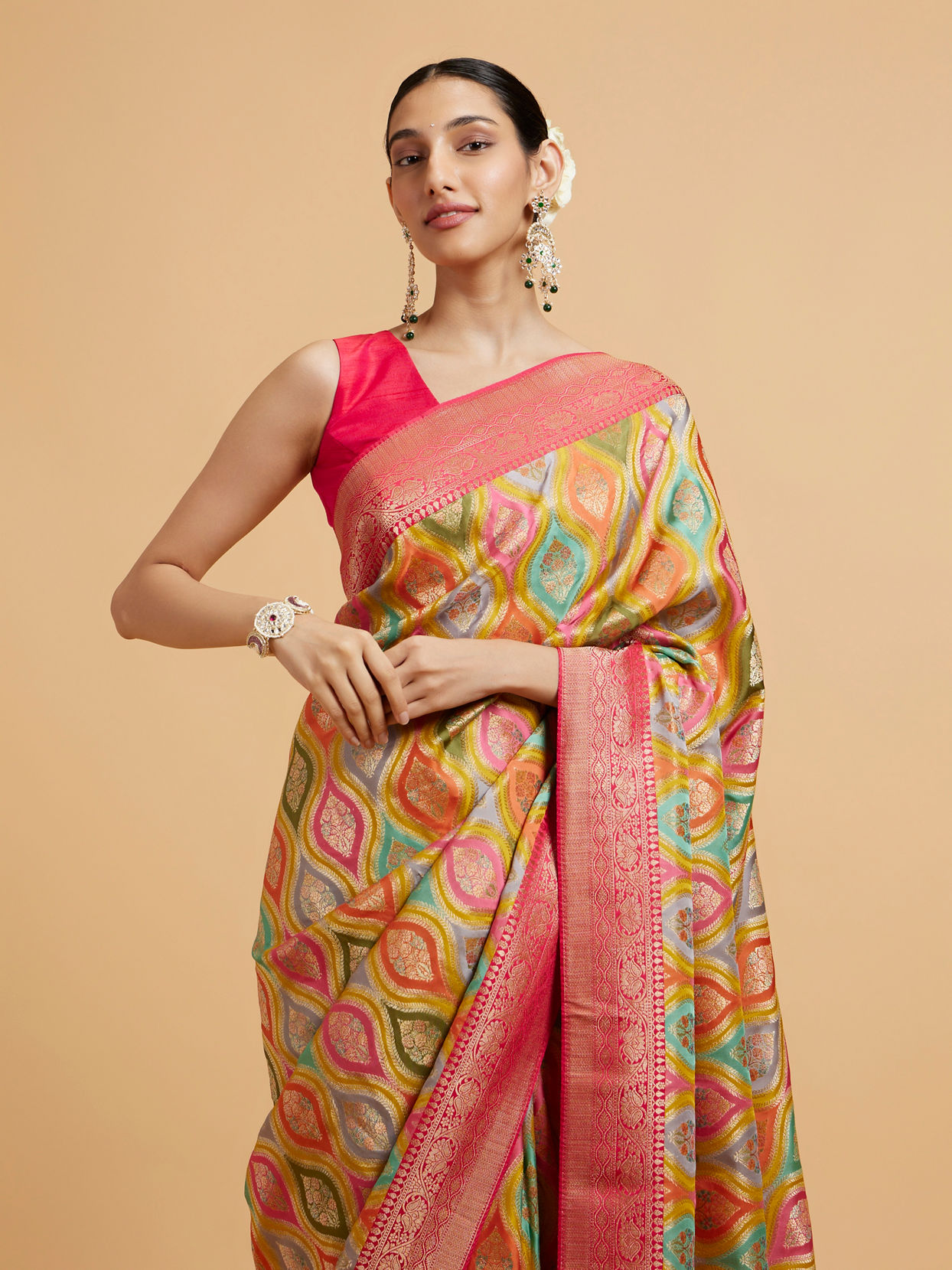 Mohey Women Green and Rani Ogee Patterned Saree with Scallop Borders & Tassel Trims