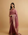 alt message - Mohey Women Purple Floral Jaal Patterned Saree image number 2