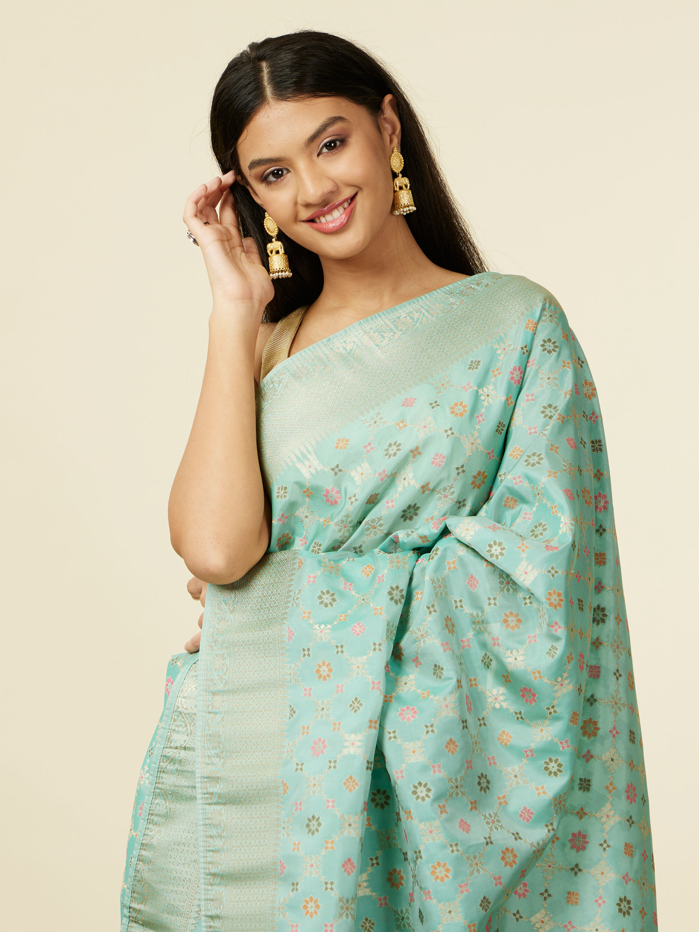 Mohey Women Sea Green Floral Grid Patterned Saree