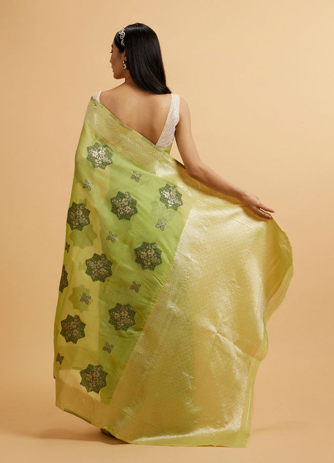 alt message - Mohey Women Pista Green Floral Motifs in Zari Work Saree image number 4