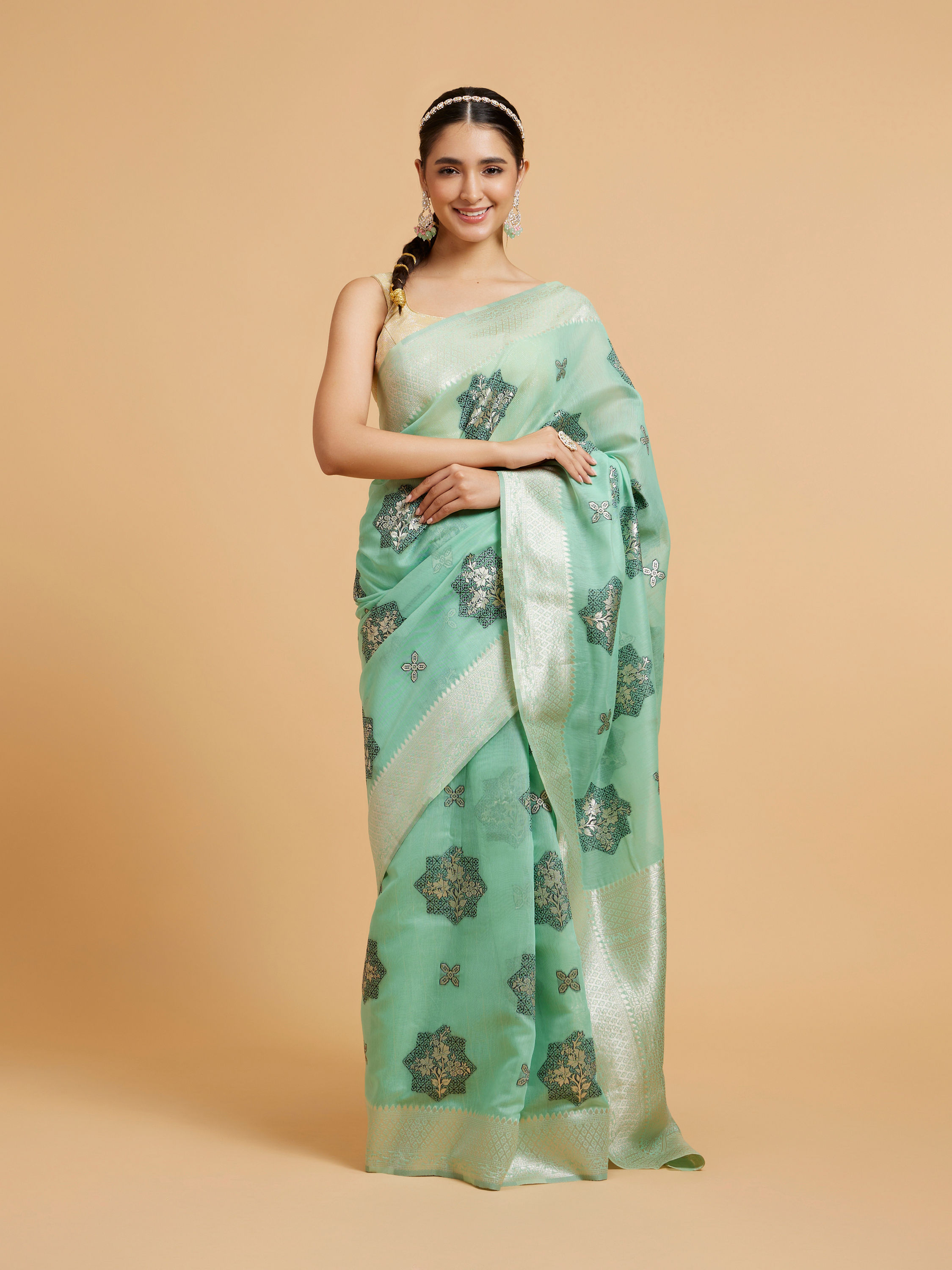 Mohey Women Sea Green Floral Motifs in Zari Work Saree