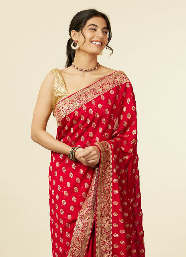 alt message - Mohey Women Classic Red Buta Patterned Saree image number 1