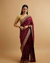 alt message - Mohey Women Wine Floral Buta Patterned Saree with Stone Embellishments image number 2