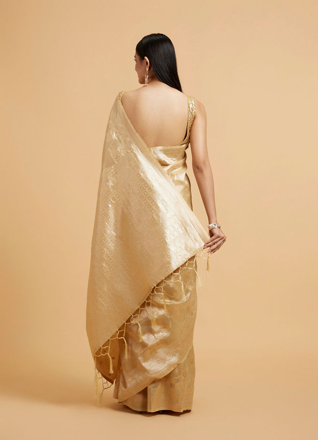 alt message - Mohey Women Elegant Beige Saree image number 4