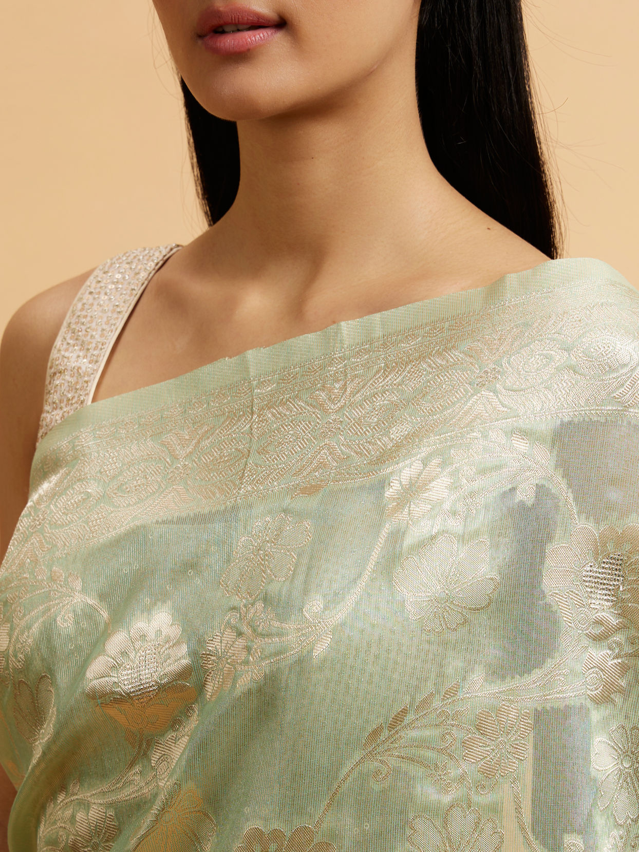 Mohey Women Sea Green Floral Patterned Saree