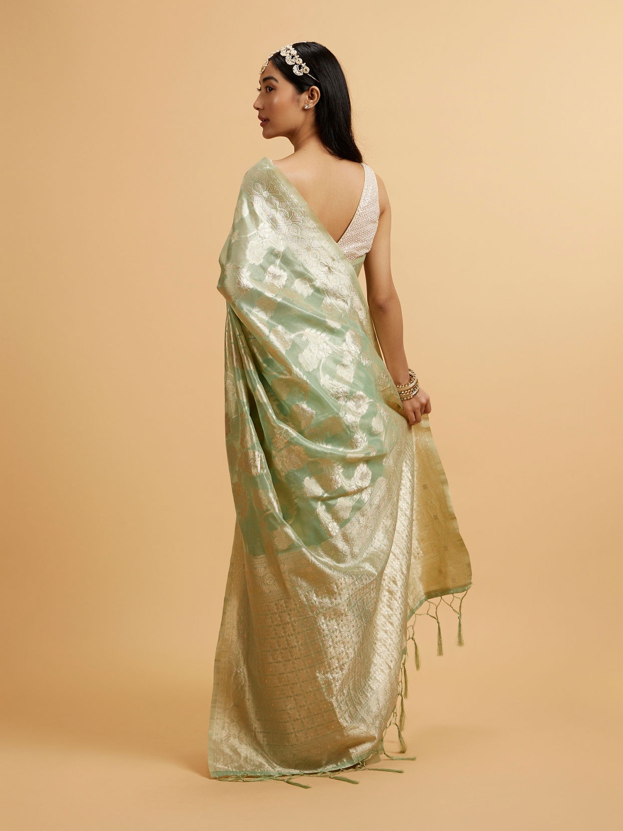 Mohey Women Sea Green Floral Patterned Saree