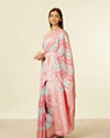 alt message - Mohey Women Pink Light Blue Leaf Patterned Saree image number 3