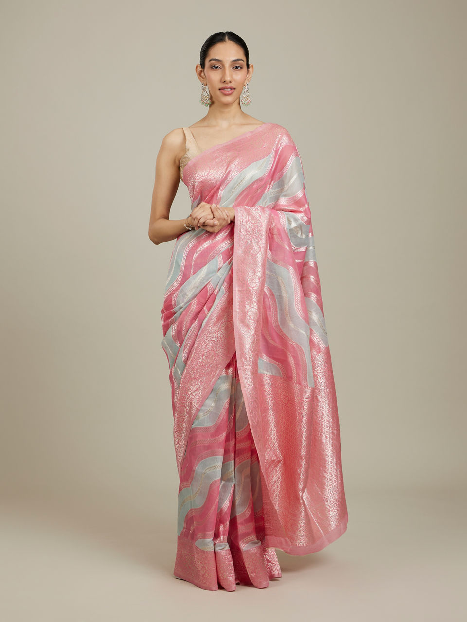 Mohey Women Pink Light Blue Leaf Patterned Saree