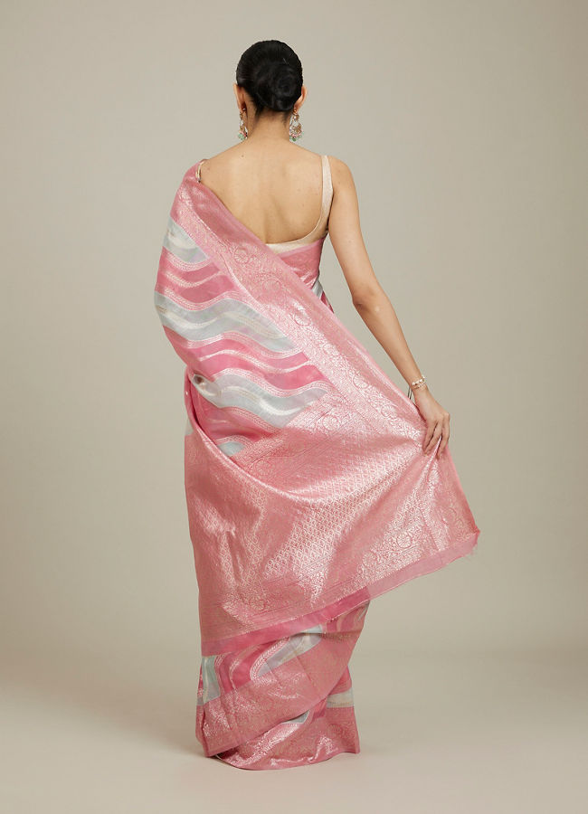 Mohey Women Pink Light Blue Leaf Patterned Saree