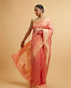 alt message - Mohey Women Coral Pink Diamond Patterned Saree image number 0