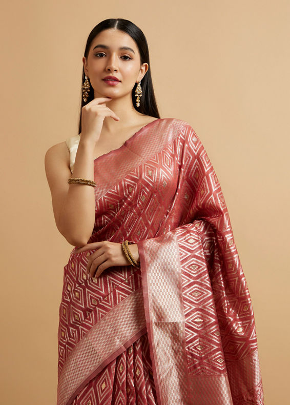 Mohey Women Dusty Pink Ikat Diamond Patterned Saree with Floral Motifs