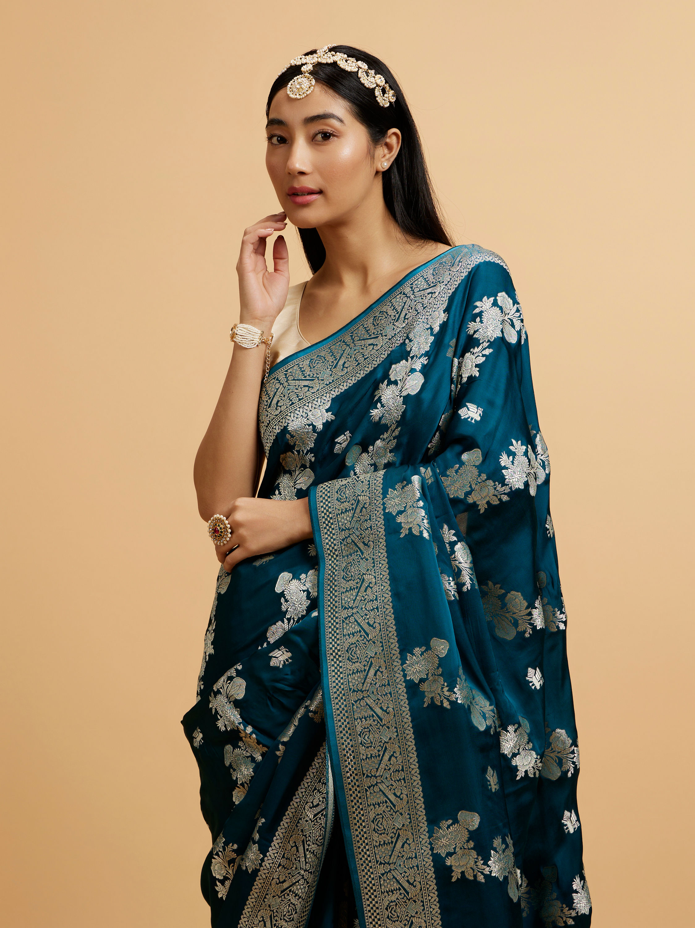 Mohey Women Teal Blue Floral Jaal Embroidered Saree