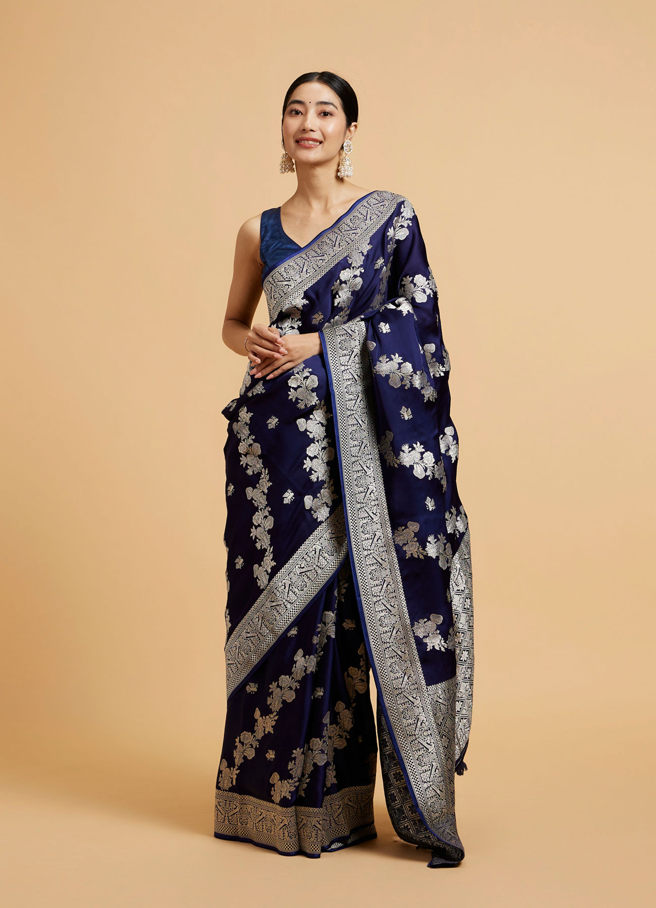 Mohey Women Indigo Blue Bel Patterned Saree with Intricate Floral Borders