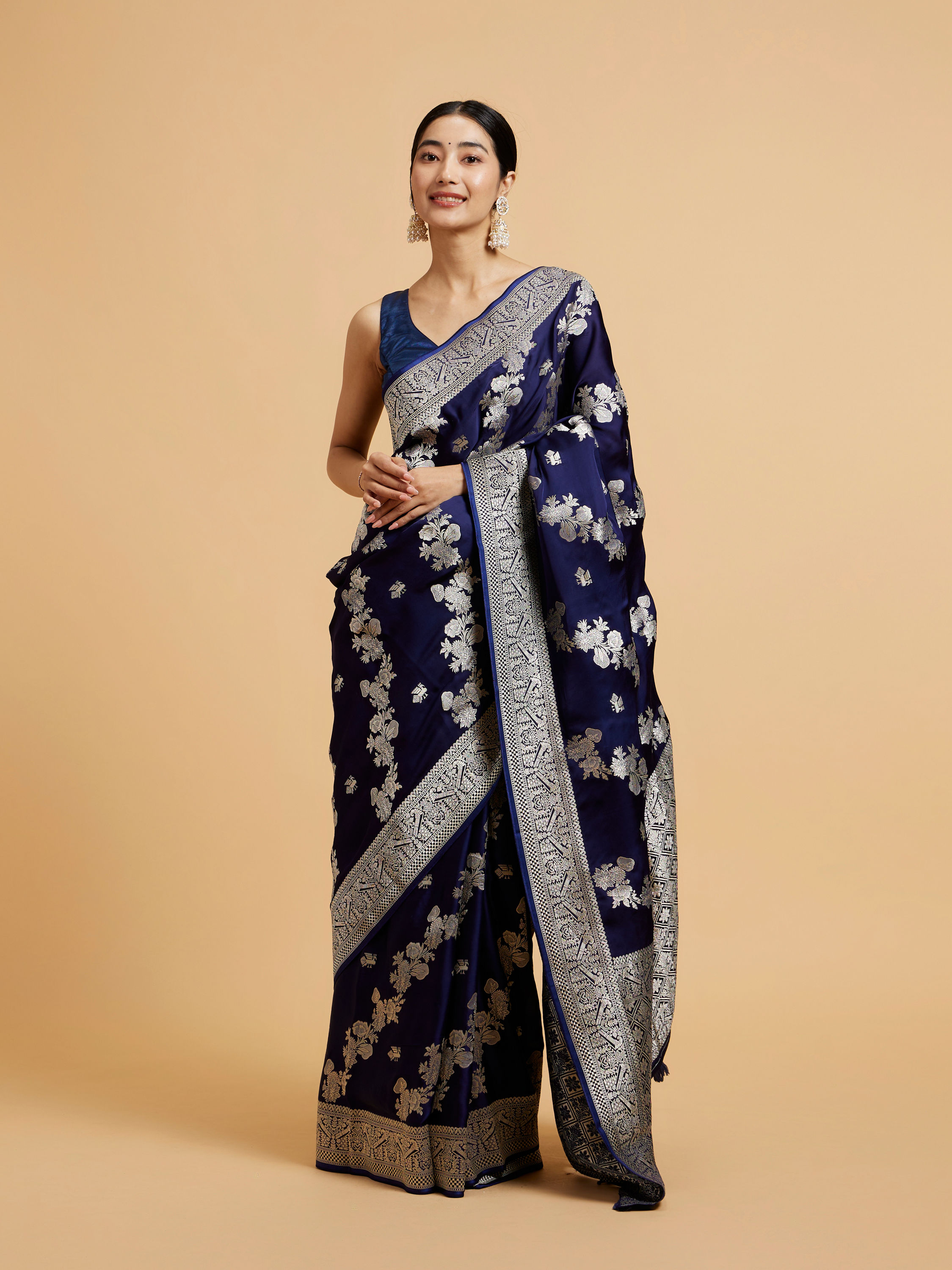 Mohey Women Indigo Blue Bel Patterned Saree with Intricate Floral Borders