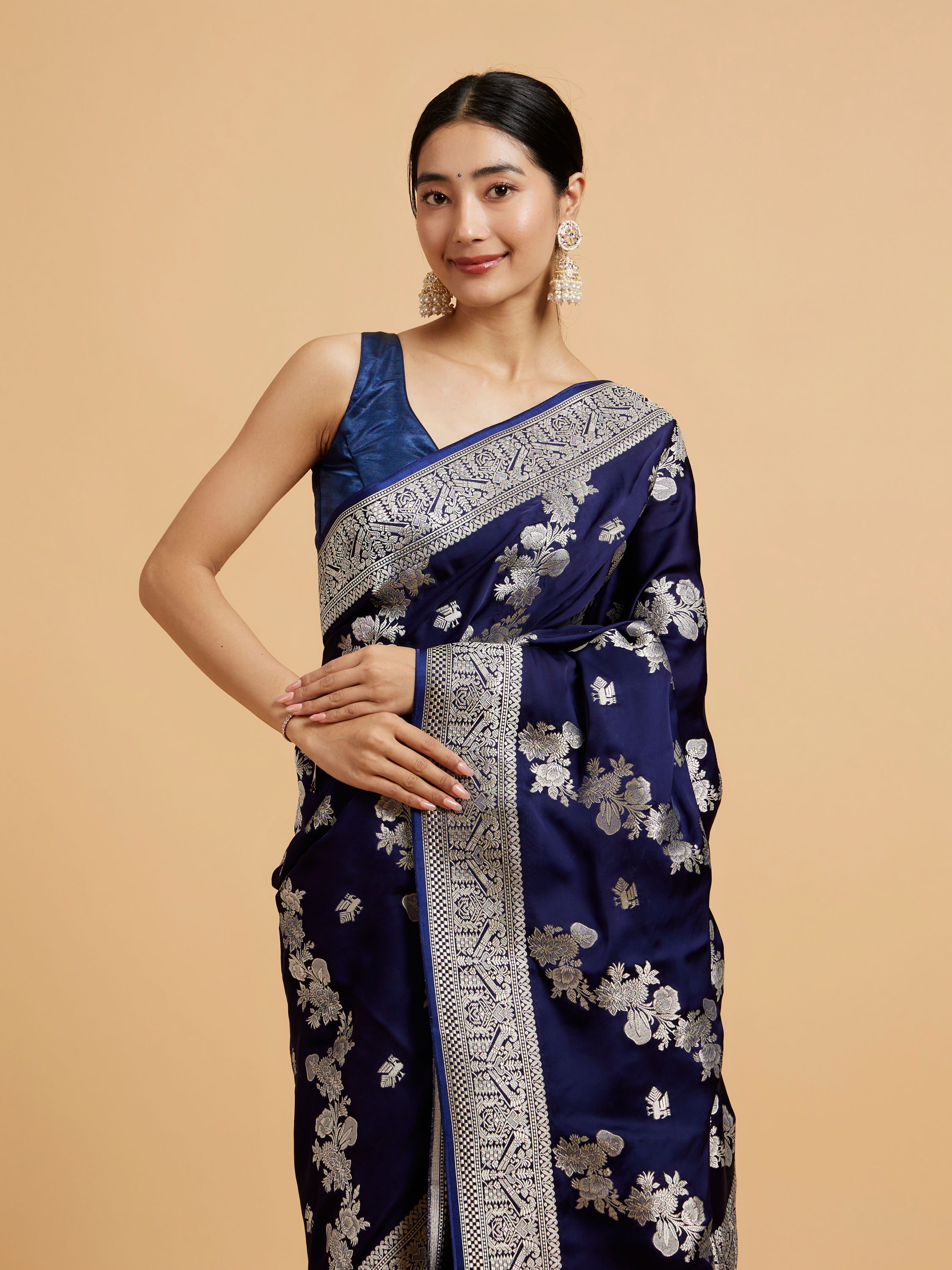 Mohey Women Indigo Blue Bel Patterned Saree with Intricate Floral Borders