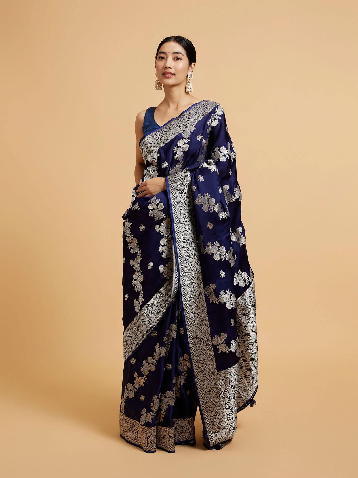 Mohey Women Indigo Blue Bel Patterned Saree with Intricate Floral Borders