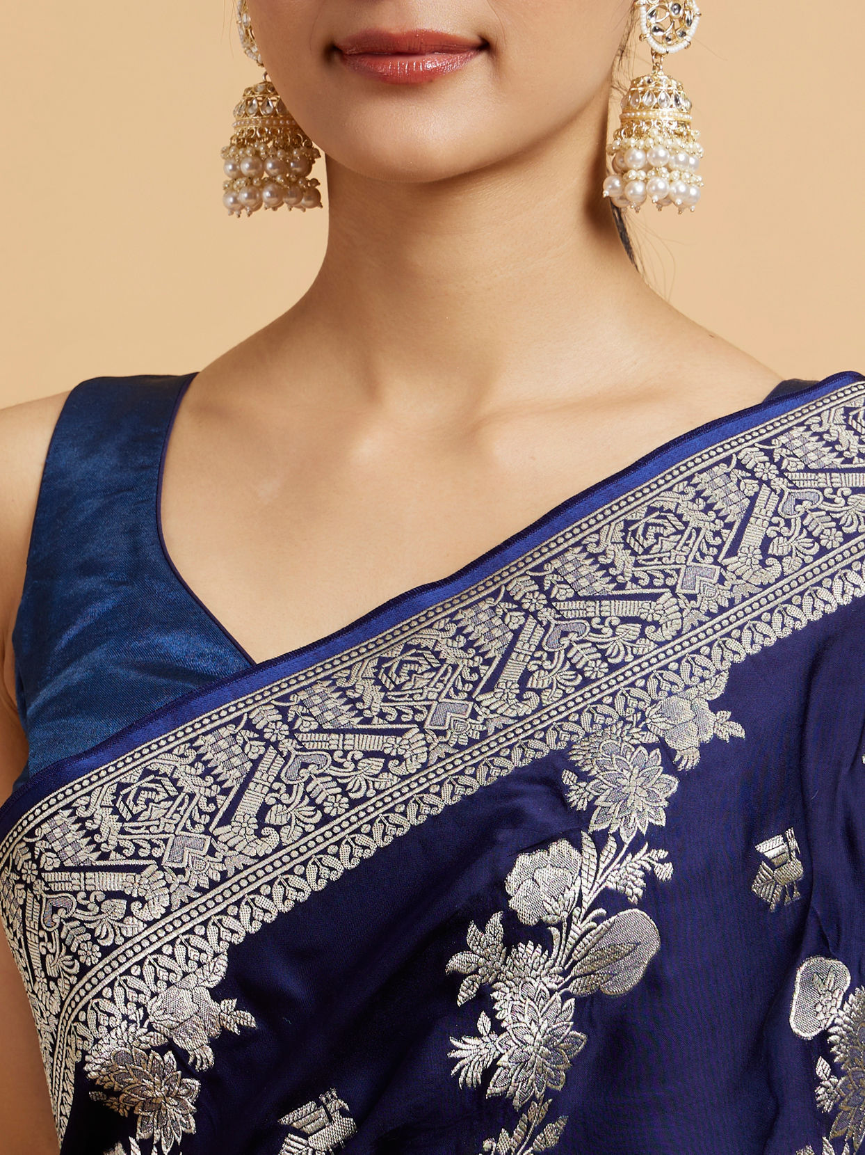 Mohey Women Indigo Blue Bel Patterned Saree with Intricate Floral Borders