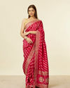 alt message - Mohey Women Rani Floral and Bel Buti Patterned Saree image number 0