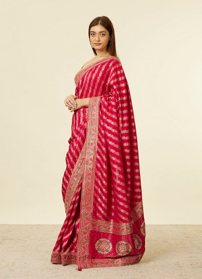 Mohey Women Rani Floral and Bel Buti Patterned Bridal Saree