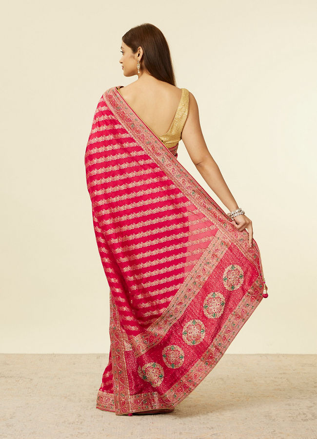 Mohey Women Rani Floral and Bel Buti Patterned Bridal Saree