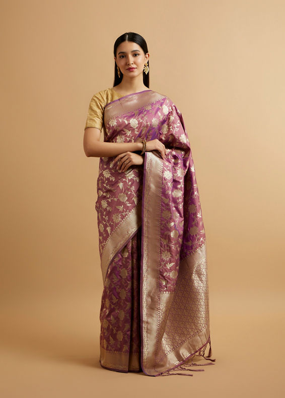 Mohey Women Purple Bel Buti Patterned Saree