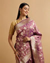 alt message - Mohey Women Purple Bel Buti Patterned Saree image number 1